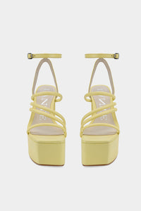 sandalias de plataforma estilo versace
