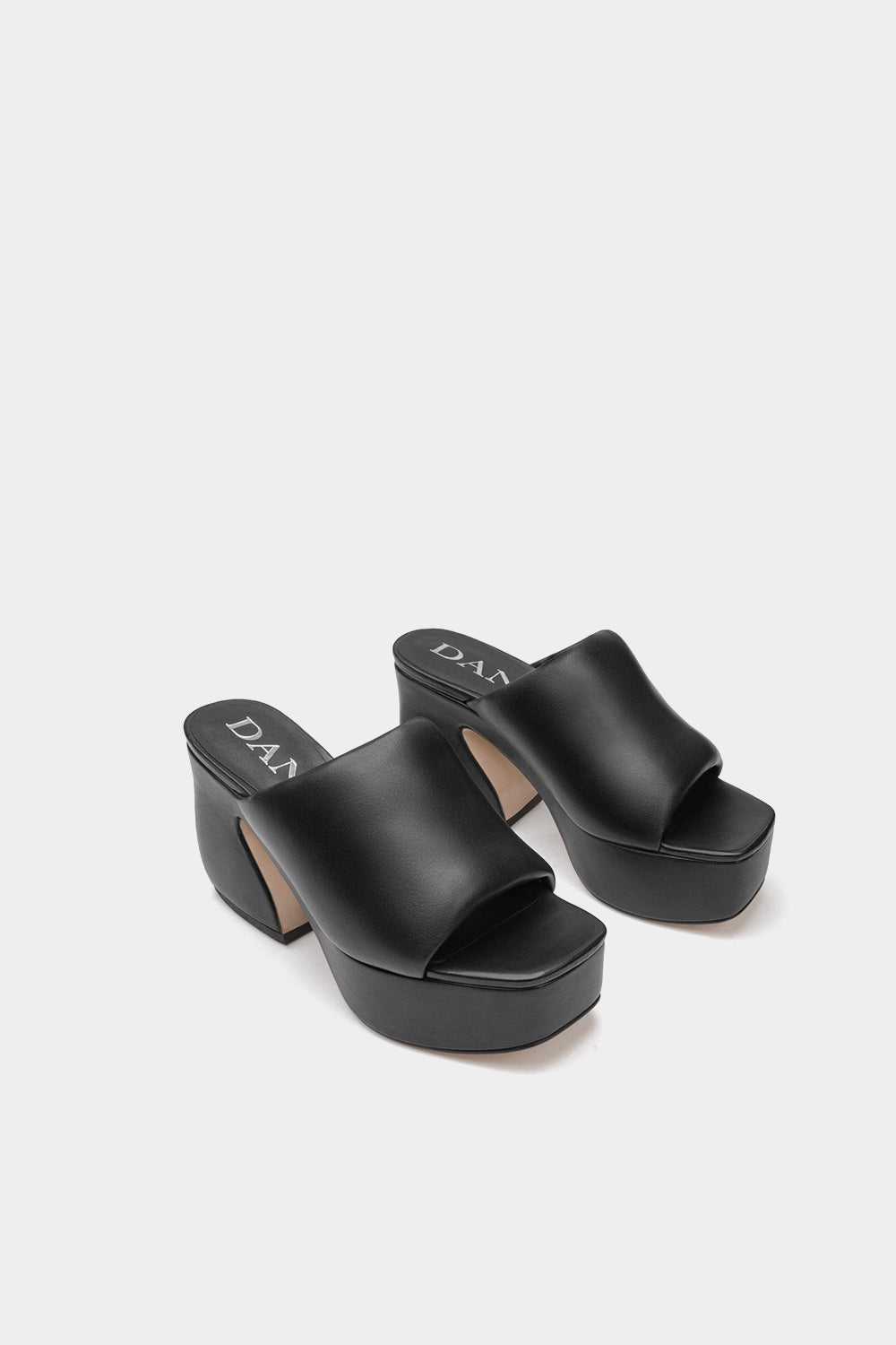 sandalia retro color negro 