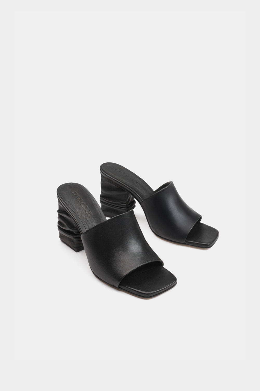 mules para mujer de piel color negro con tacon