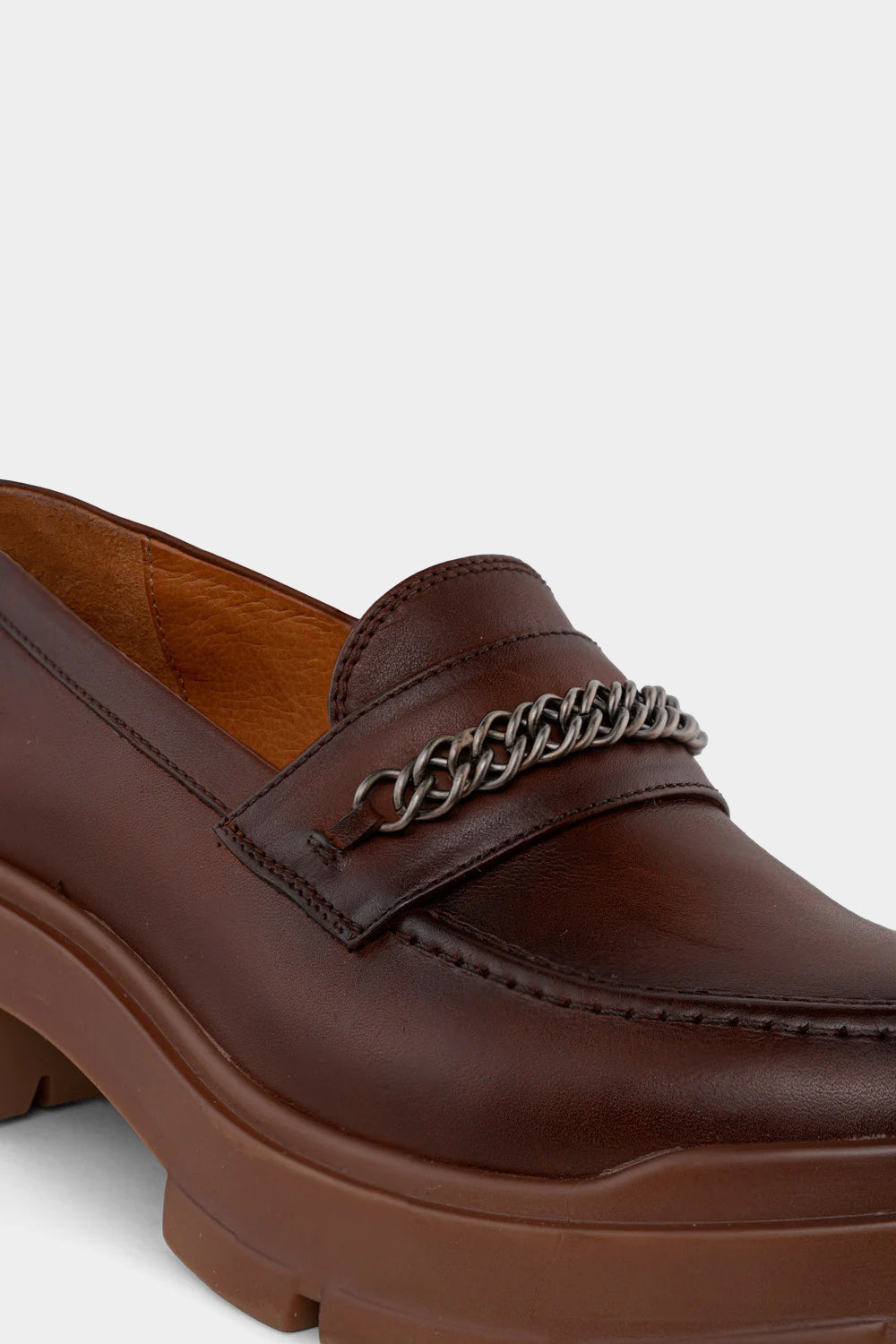 loafers color cafe en piel estilo gucci