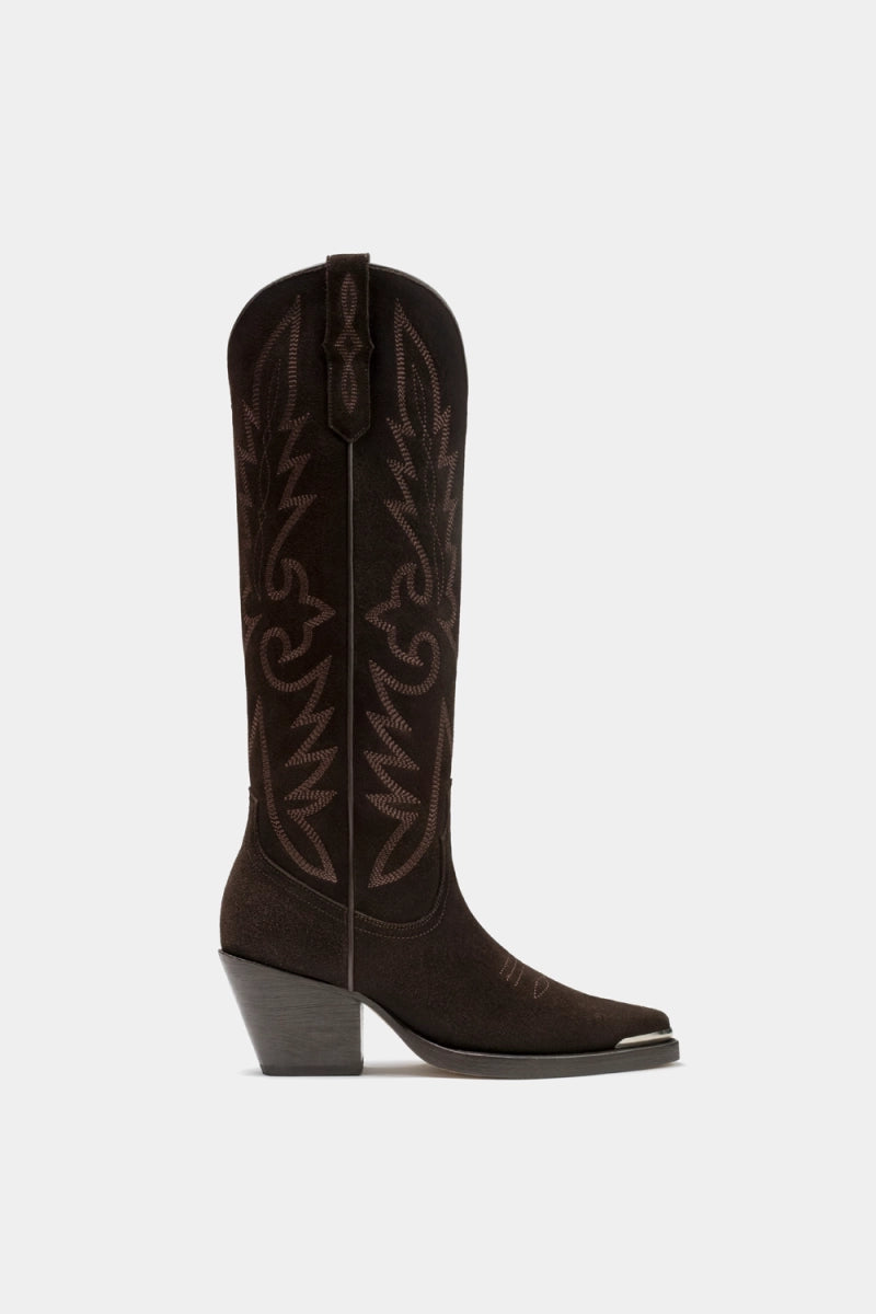 outfit con botas vaqueras café