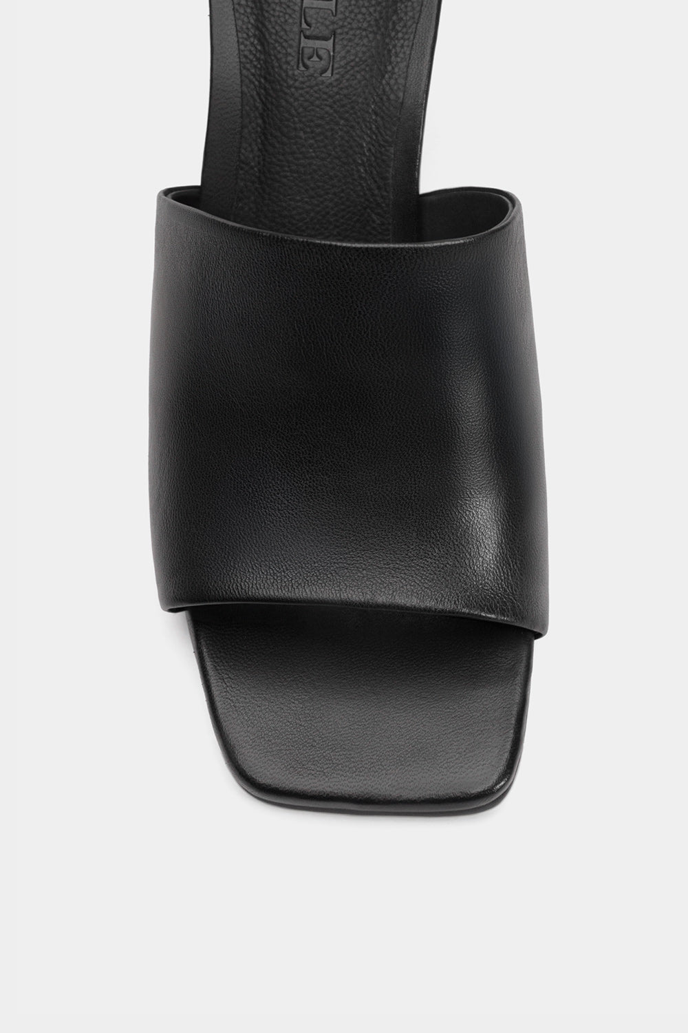 mules tacones de piel estilo dana paola