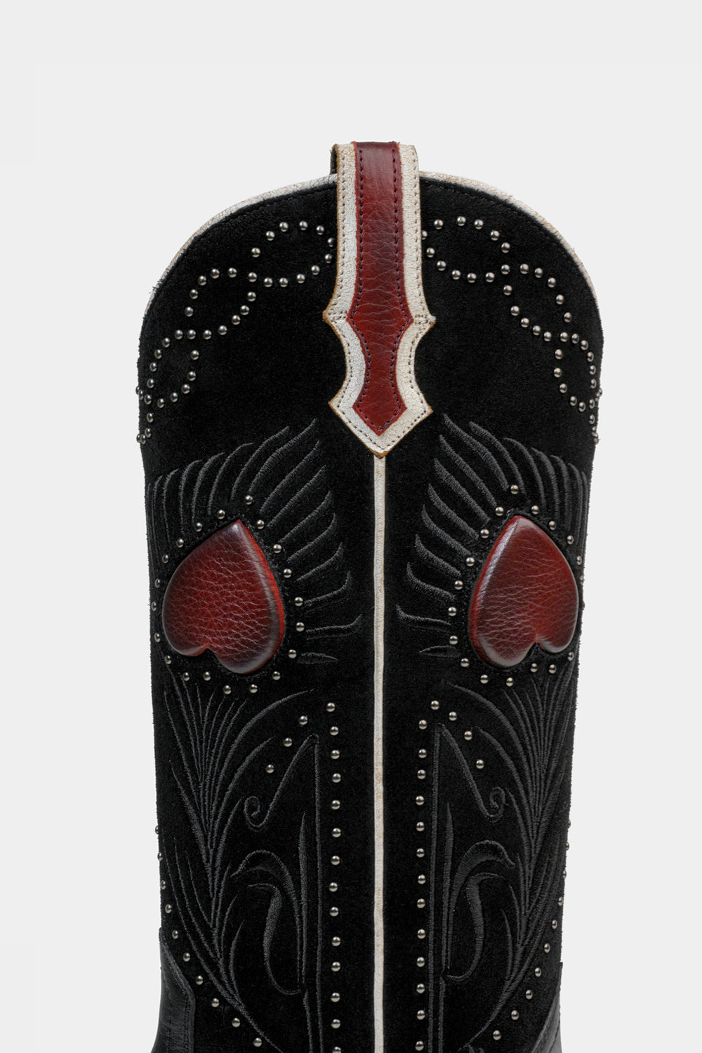 botas mexicanas con bordados de corazón inspiradas en Frida Khalo