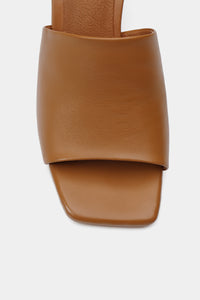 tacones informales estilo ferragamo
