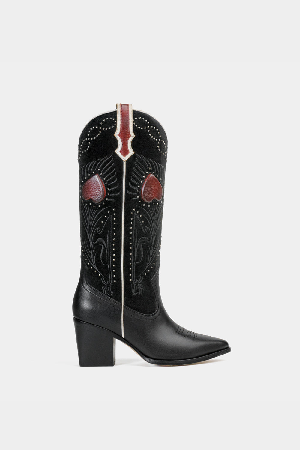 botas de piel con corazones