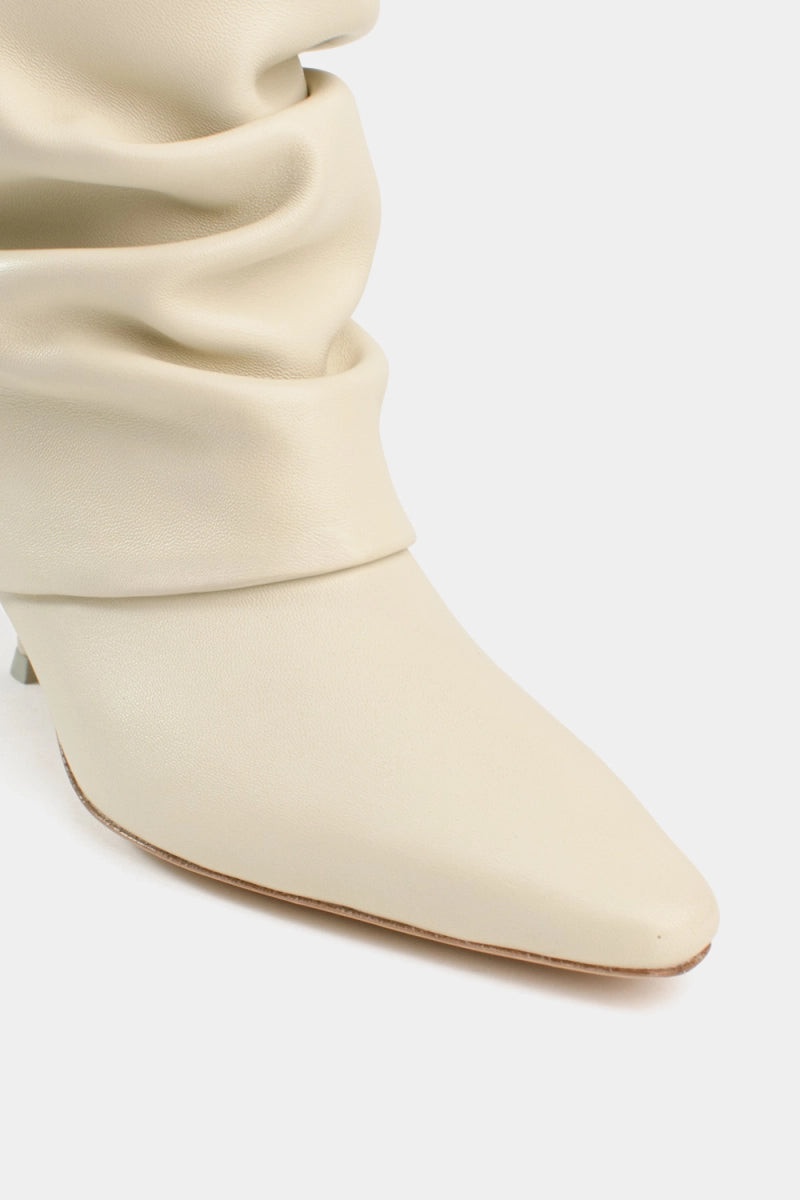 Bota al tobillo de piel con detalles corrugados estilo ferragamo