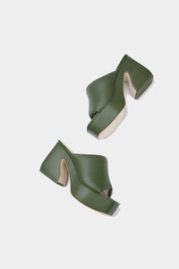 sandalias de piel color verde