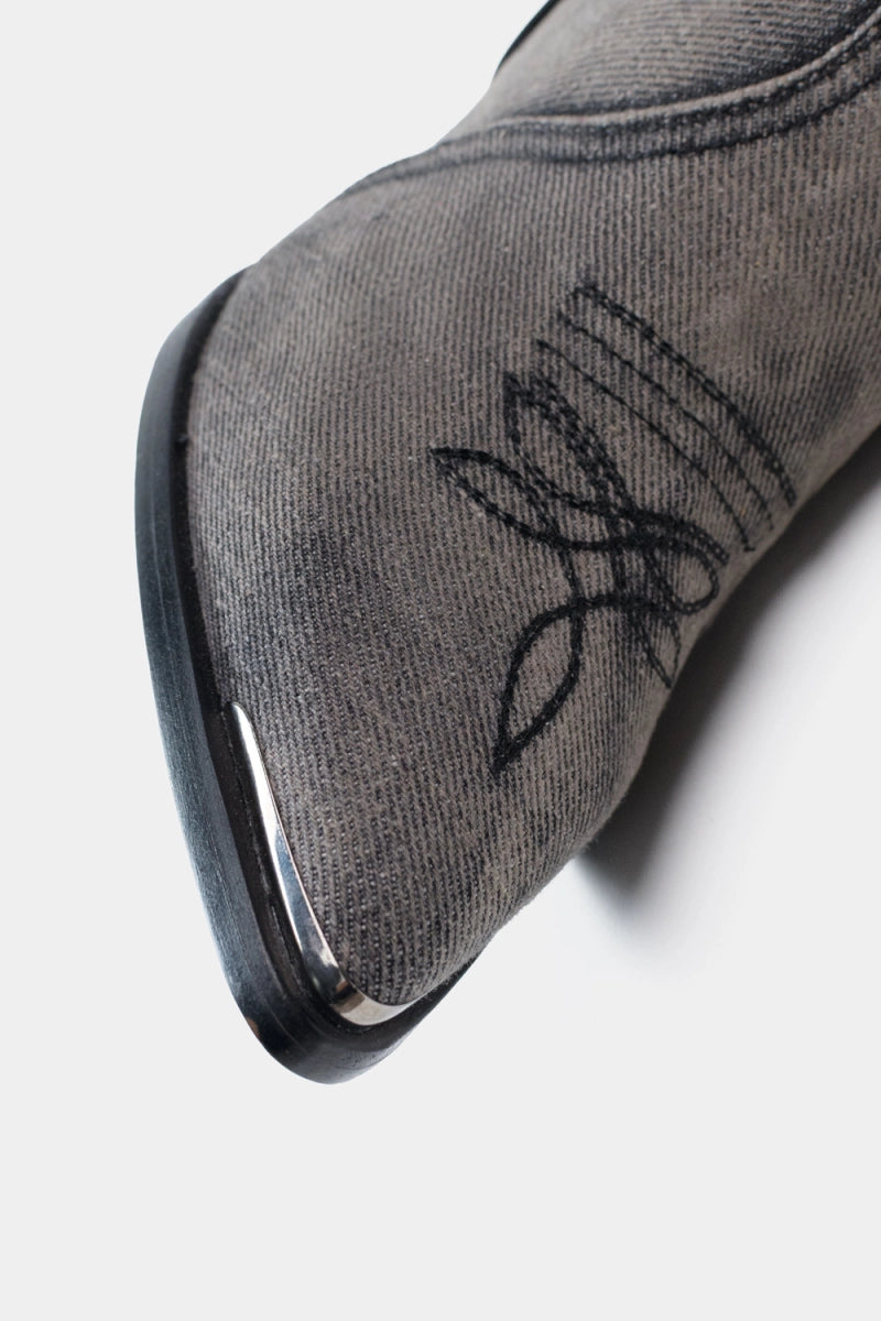 botas de mezclilla de piel con detalles metalicos estilo cali-core